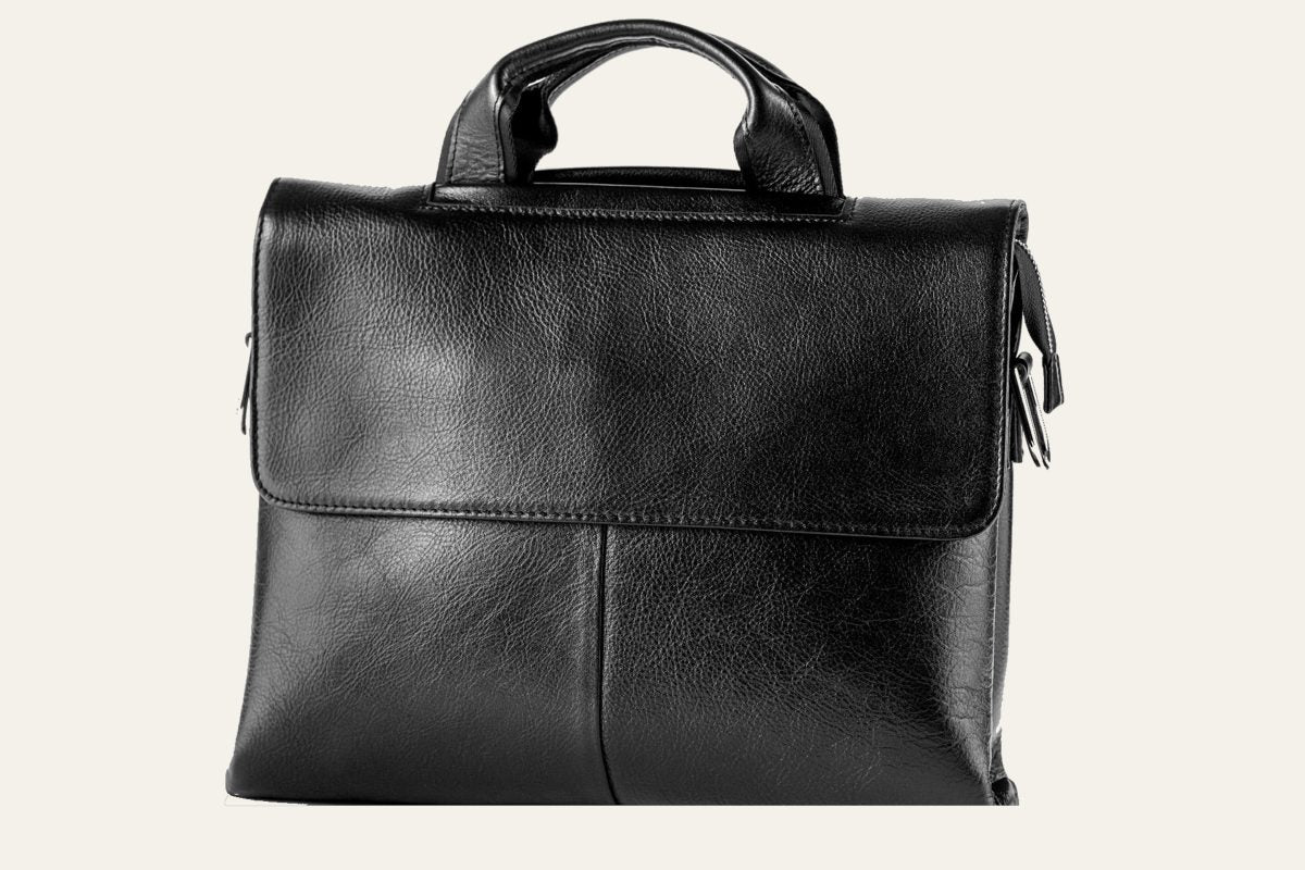 Augusto in black, front