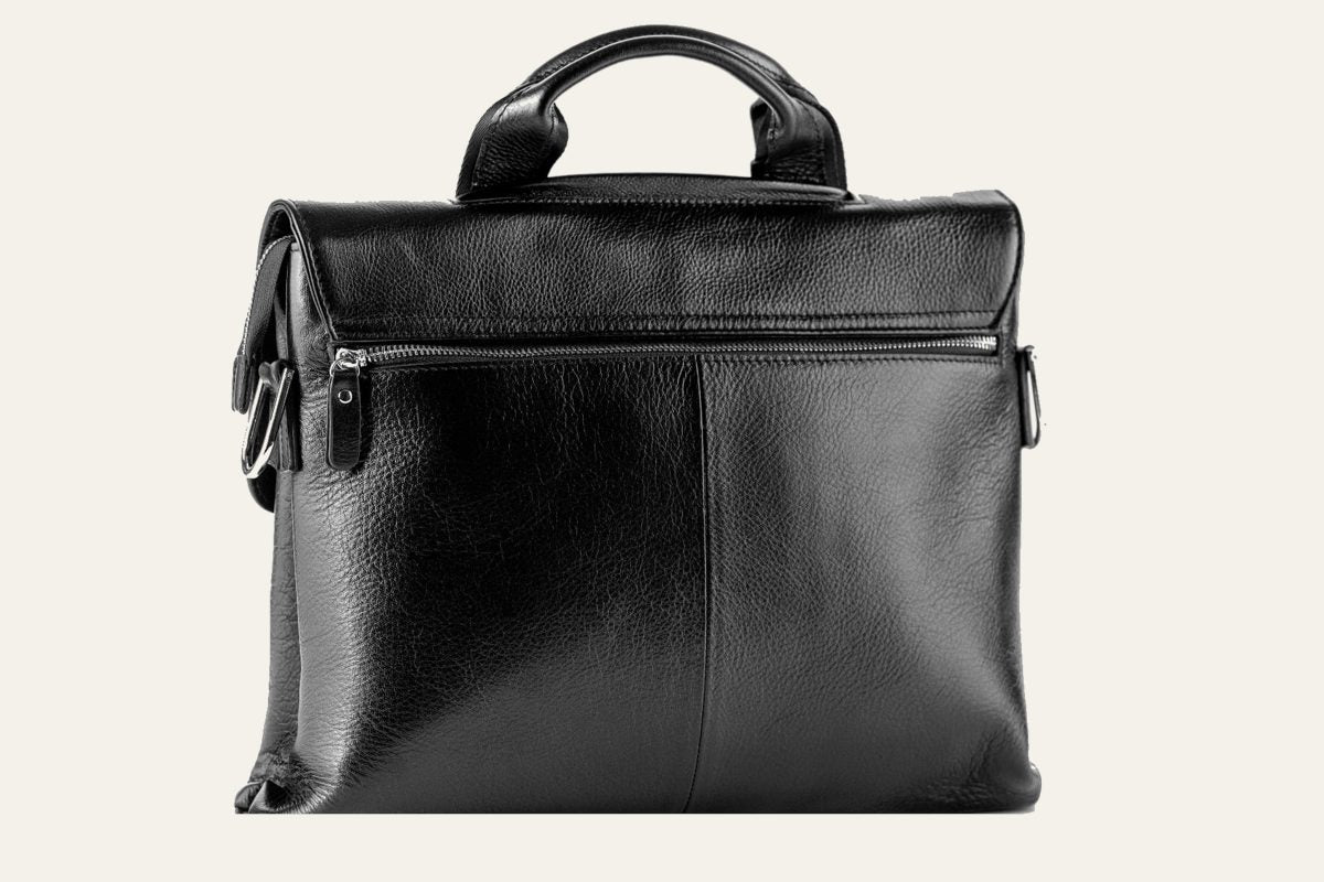 Augusto in black, rear