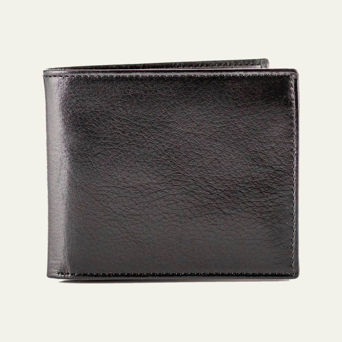 Nero in black, closed